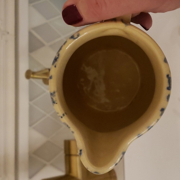 Roseville Ransbottom Pitcher - Picture 3 of 4